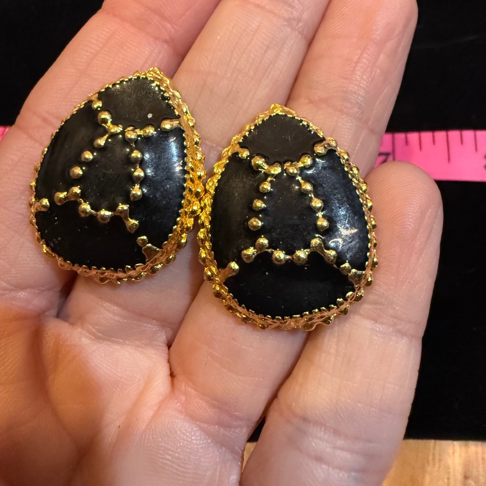 Vintage Black Gold Teardrop Statement Stud Earrings Ornate Beaded Border Post